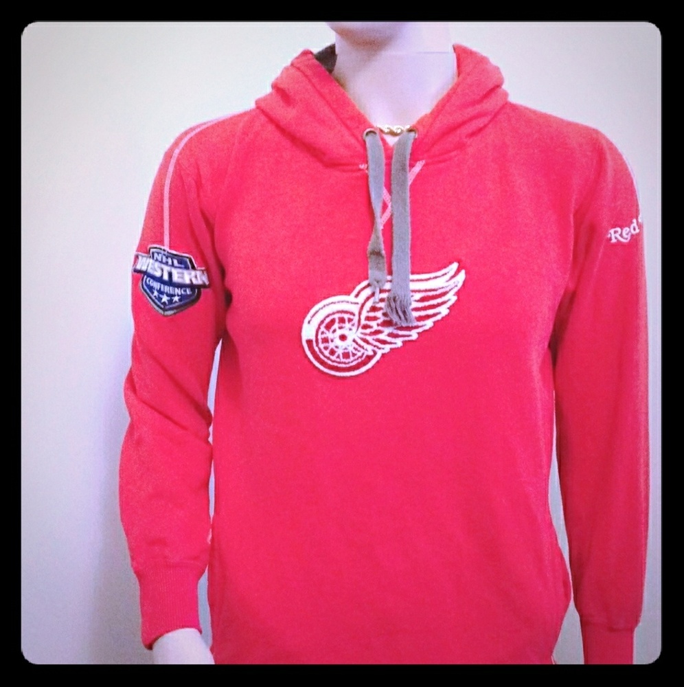 Red Wings Pullover